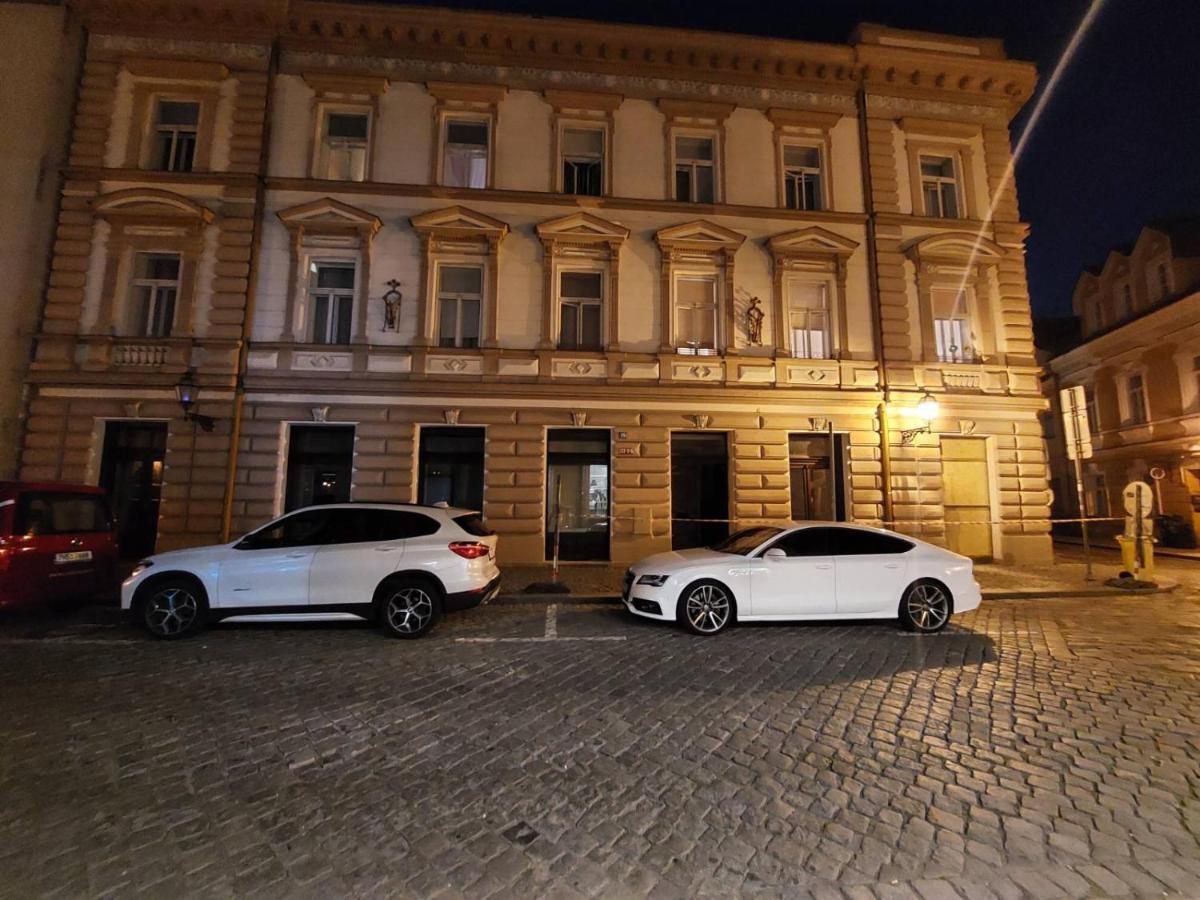 Exkluzivni Apartman V Prizemi V Hradci Kralove Hradec Králové エクステリア 写真